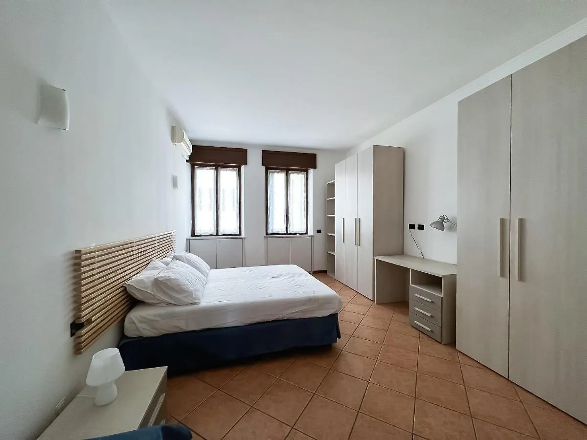 Amply Lit Harmony Home Via Brocchi Milán 0*,  Italia