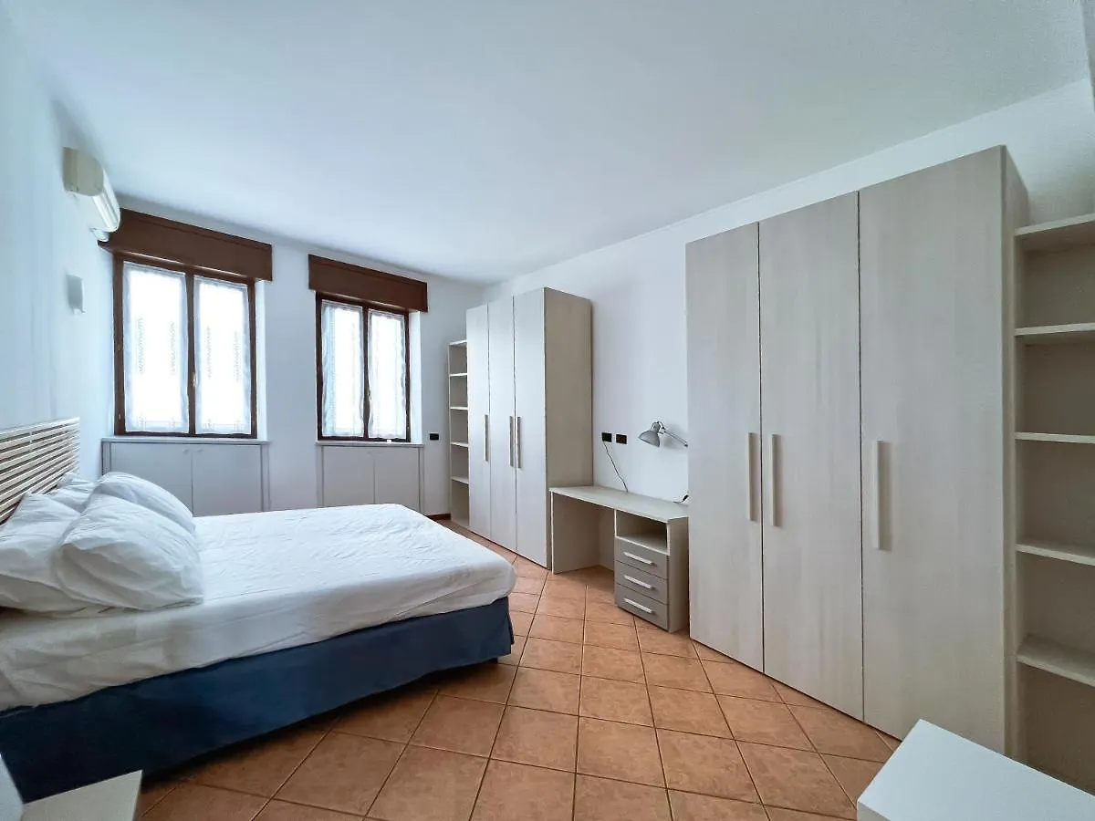 Amply Lit Harmony Home Via Brocchi Milán Apartamento